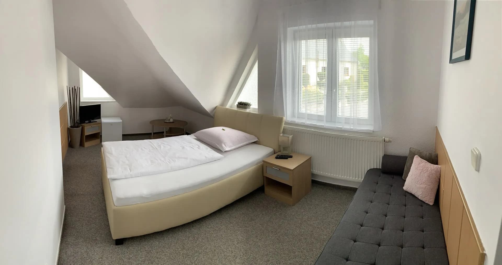 Nichtraucherzimmer mit hochwertiger Bettwäsche – Hotel Přimda