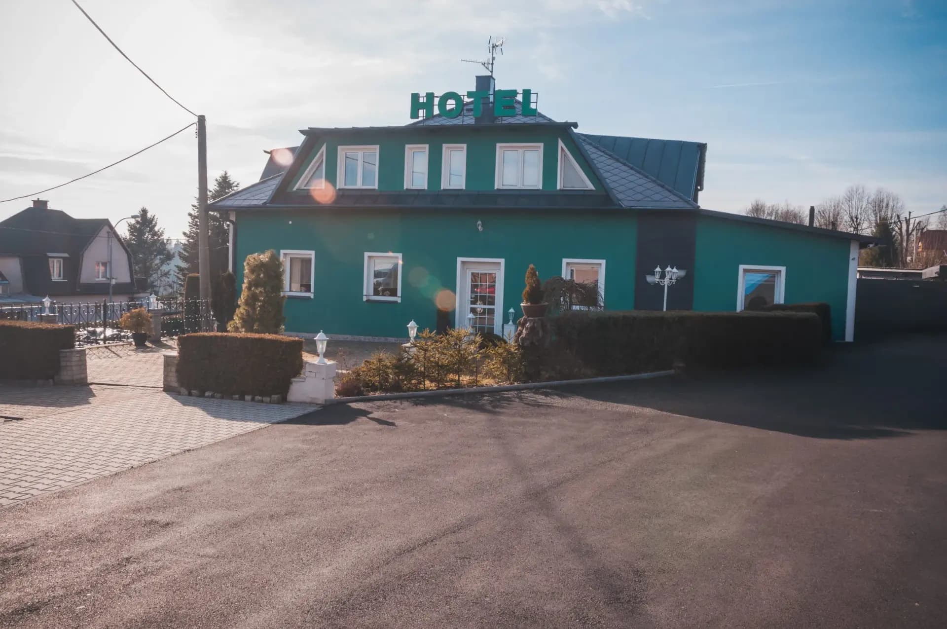 Hotel v Podhradí Přimda – Familienhotel unter der ältesten Steinburg Böhmens